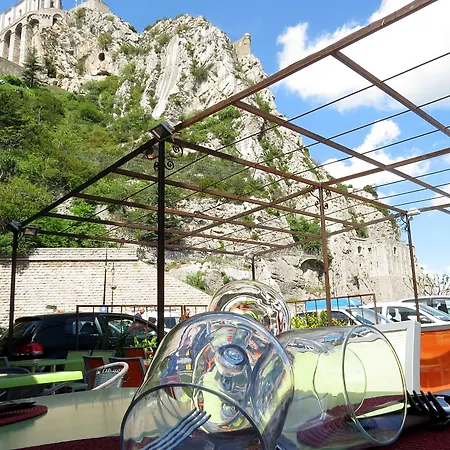 De La Citadelle 3*