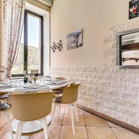 De La Citadelle سيسترون