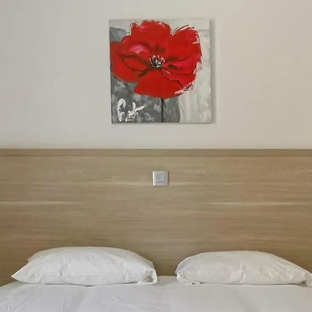 De La Citadelle 3* سيسترون