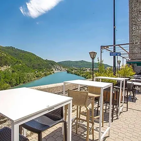 De La Citadelle Hotel