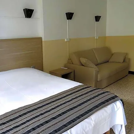 De La Citadelle Hotel