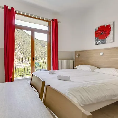 De La Citadelle Hotel